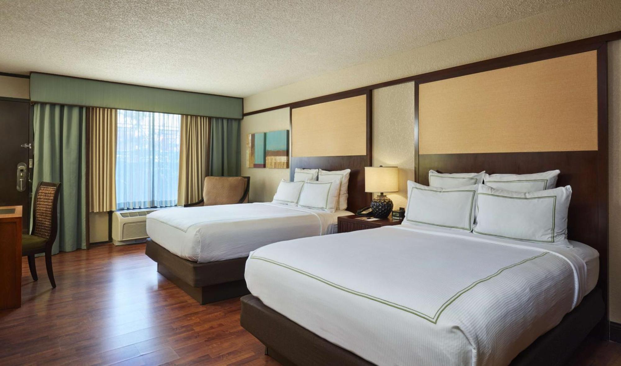 Doubletree By Hilton Hotel Orlando At Seaworld Williamsburg Екстериор снимка