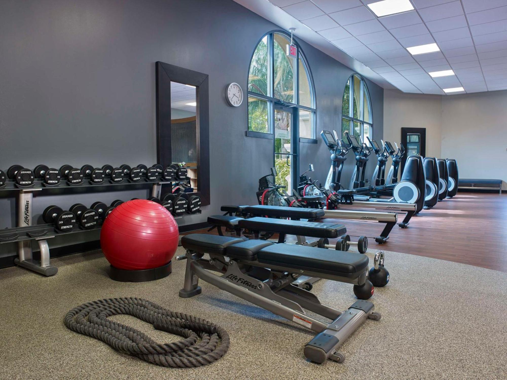 Doubletree By Hilton Hotel Orlando At Seaworld Williamsburg Екстериор снимка