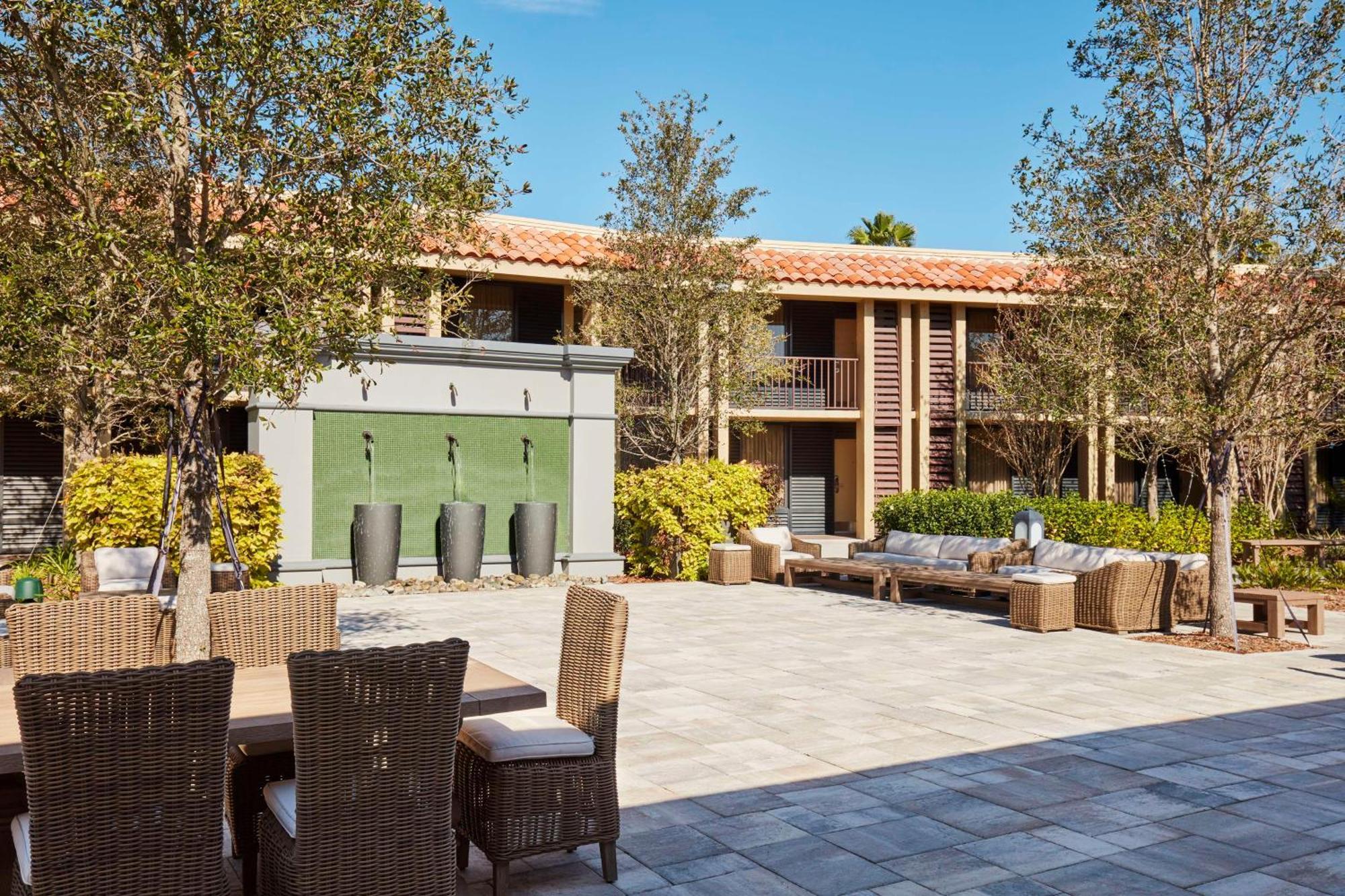 Doubletree By Hilton Hotel Orlando At Seaworld Williamsburg Екстериор снимка